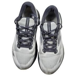 Brooks Adrenaline GTS 23 running shoes in a grey and white colorway size 10